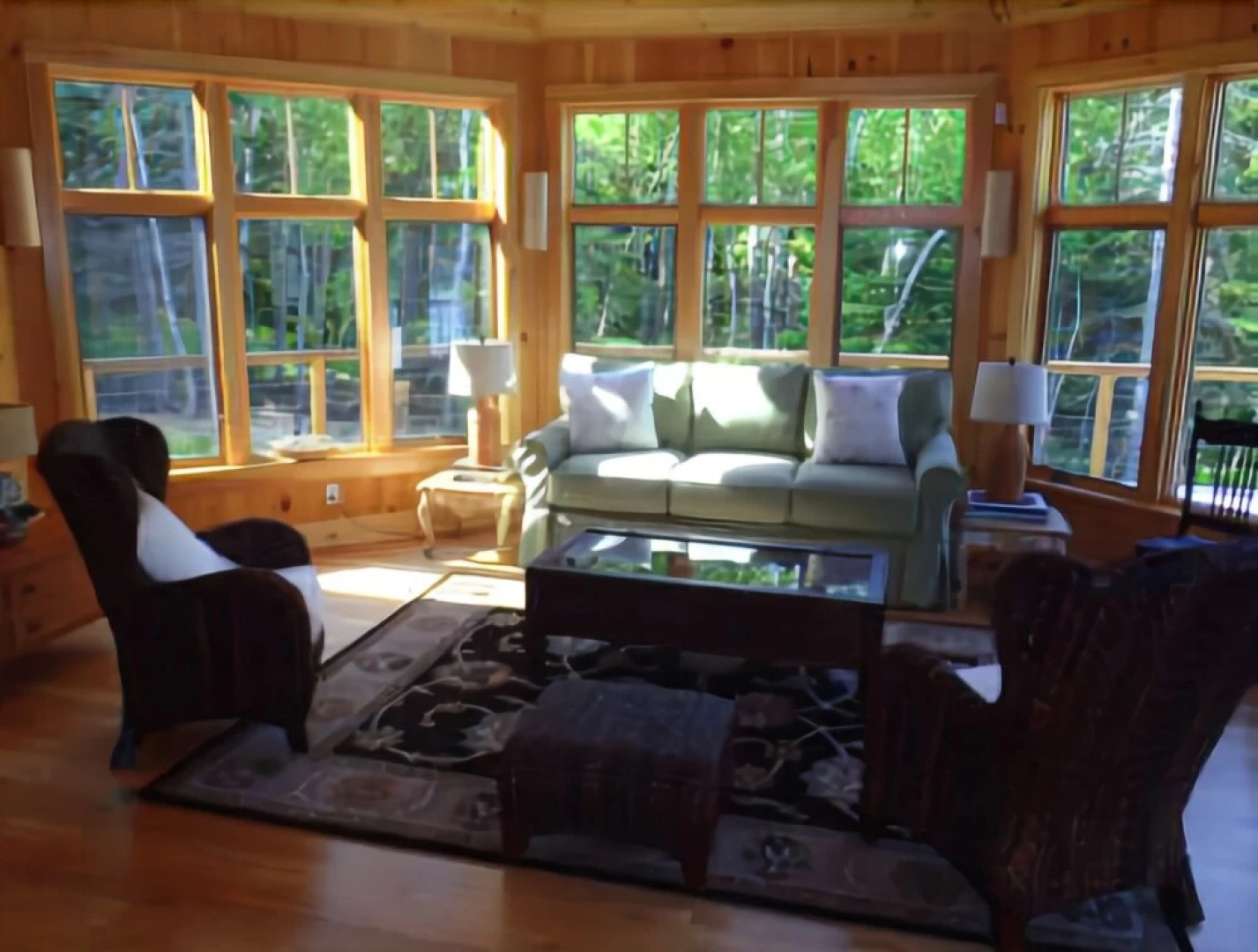 Cottage on the Shore - Four Bedroom Home