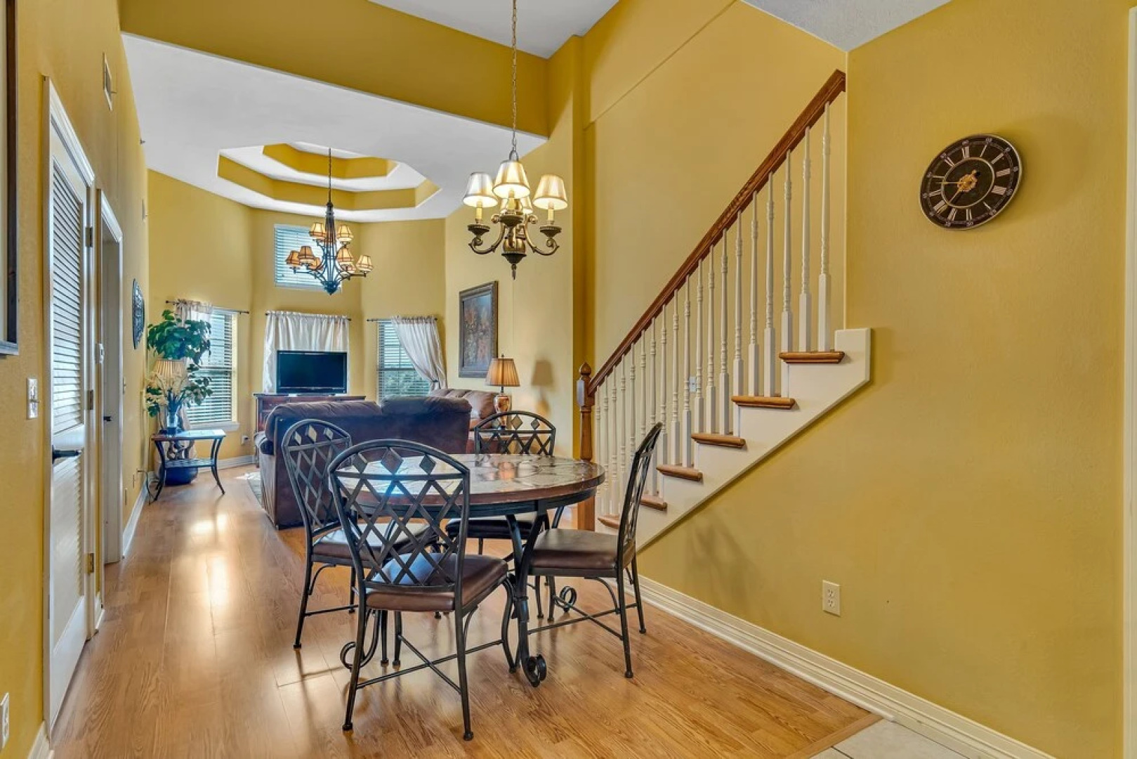 Hopeful Hideaway 2 Bedroom Condo by Redawning