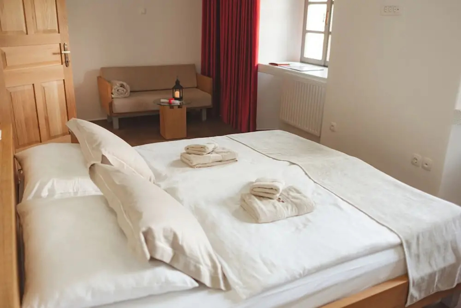 Rooms & Apartments Podsreda Castle