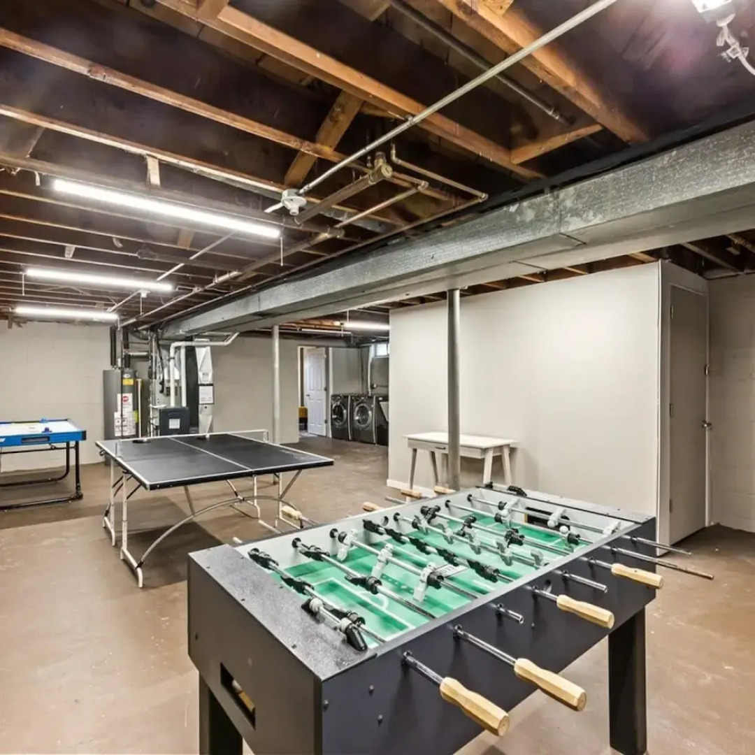 Brew City Game Room Fenced Yard Sleeps 13