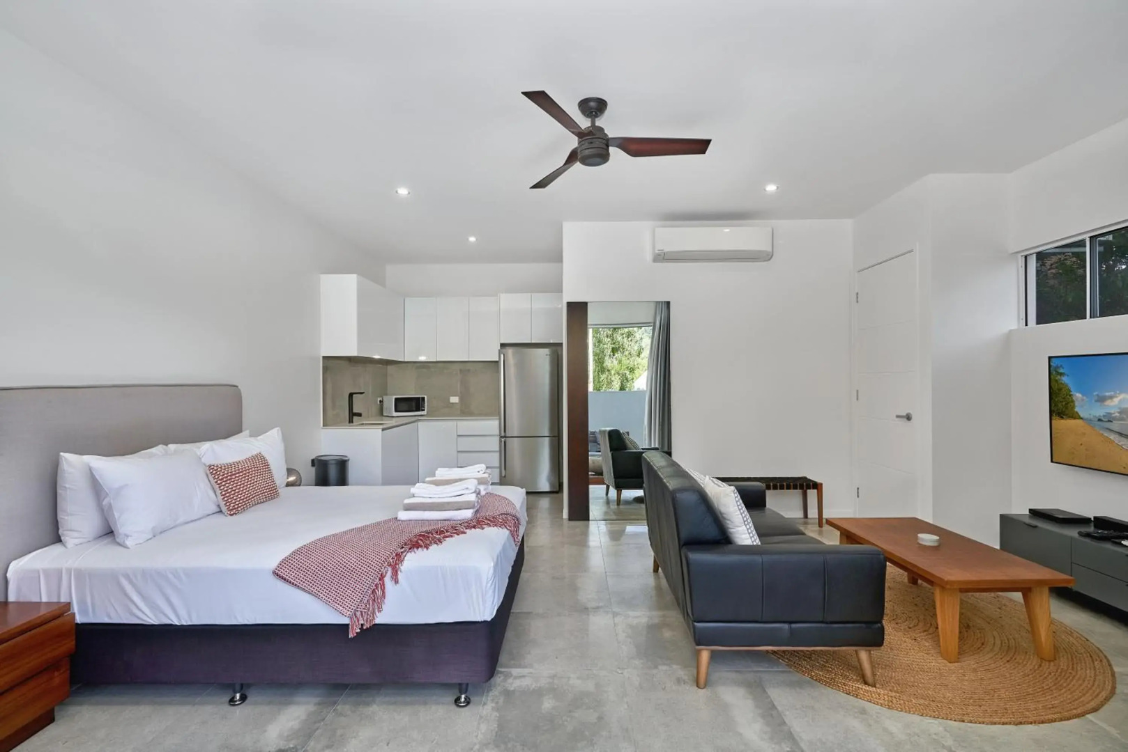 Canopy Views Luxury Holiday House Palm Cove