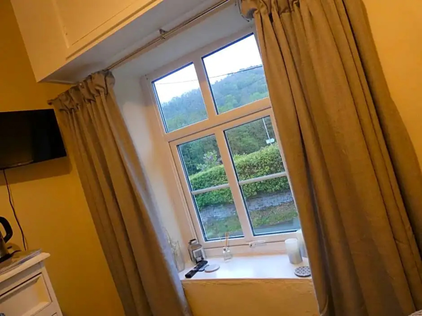 The Farmers Arms, Cwmdu