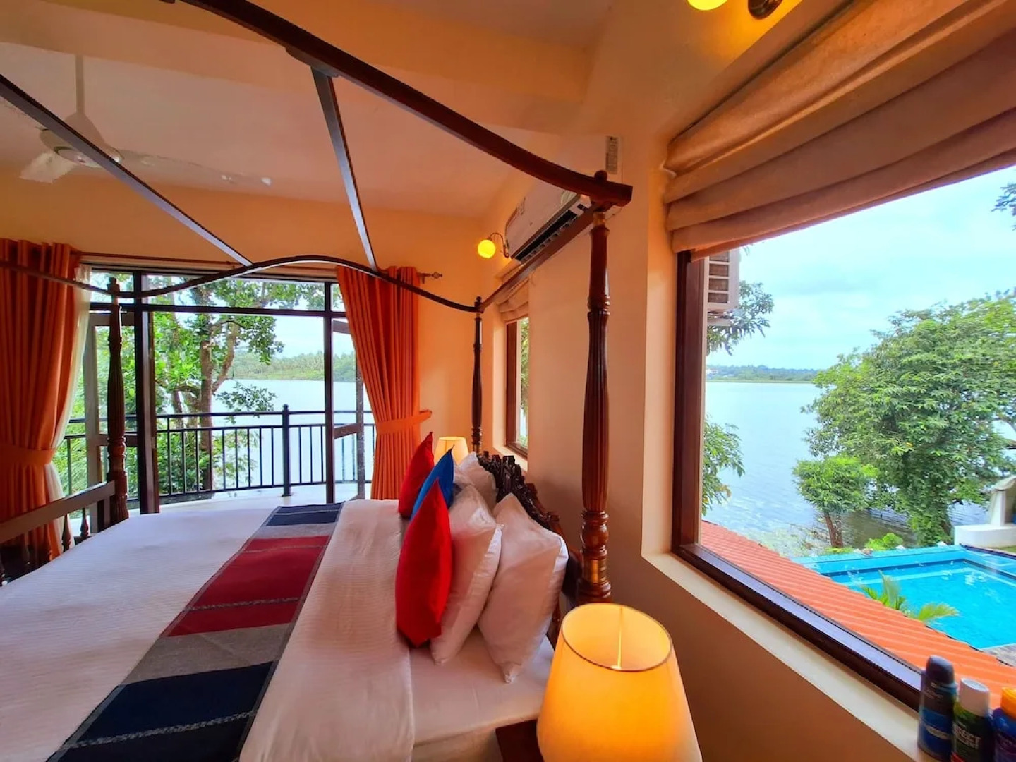 MYH - Lake Front Pvt Villa