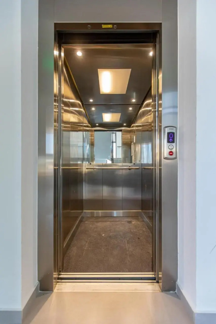 Eagles Nest- 2BR stylish, free park, Netflix