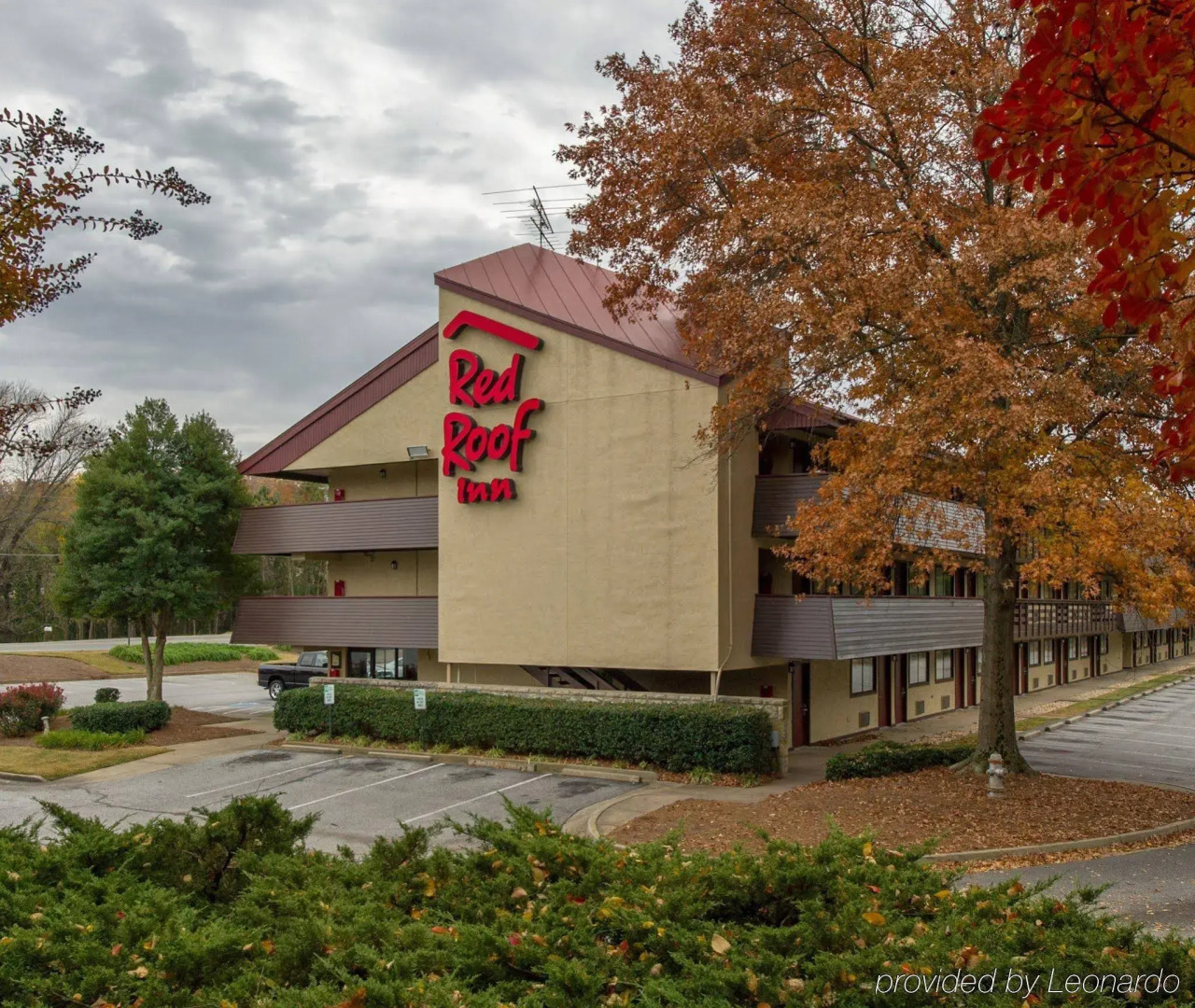 Clarion Pointe Kennesaw Town Center