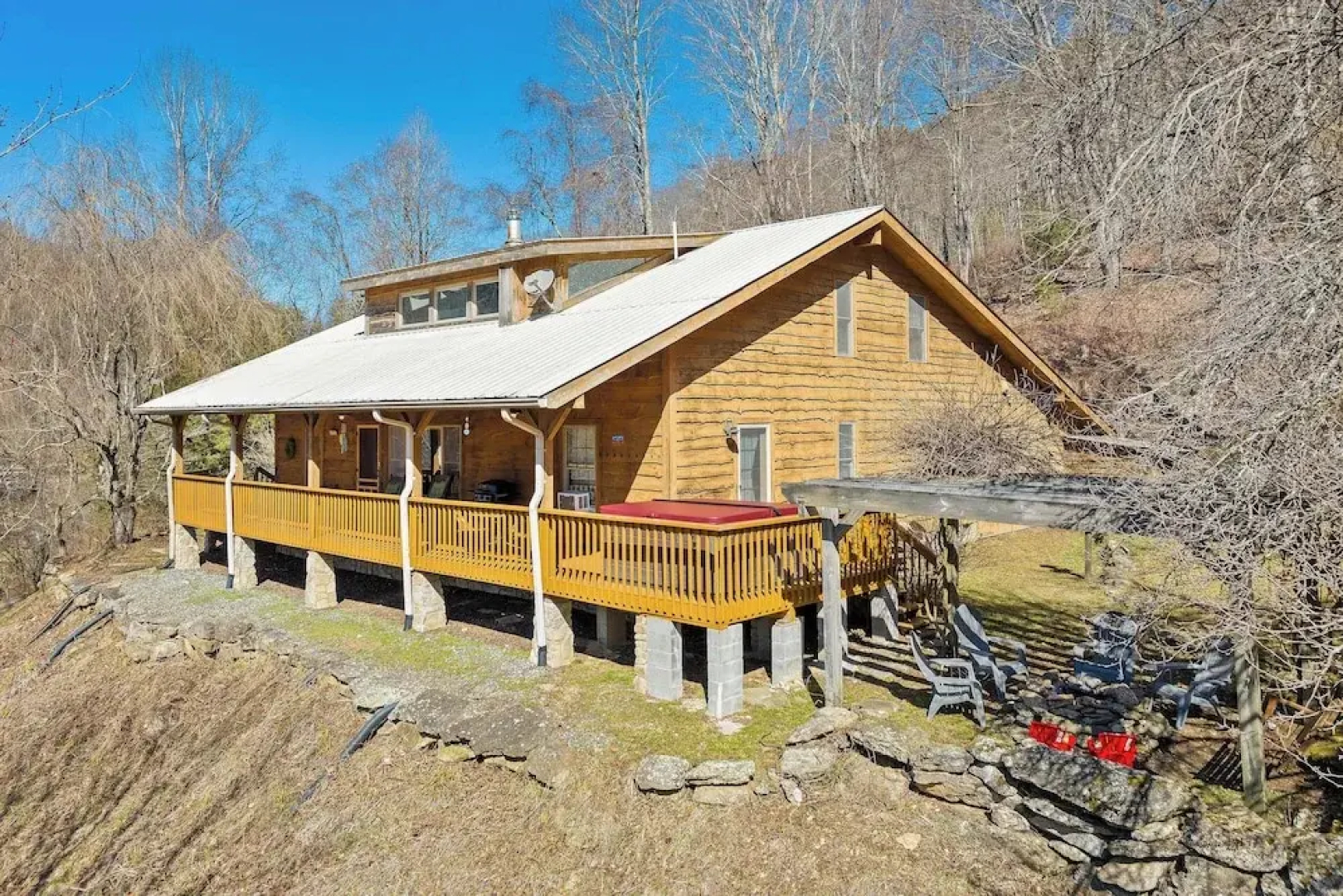 Peaceful Bryson City Cabin w/ Hot Tub & Deck!