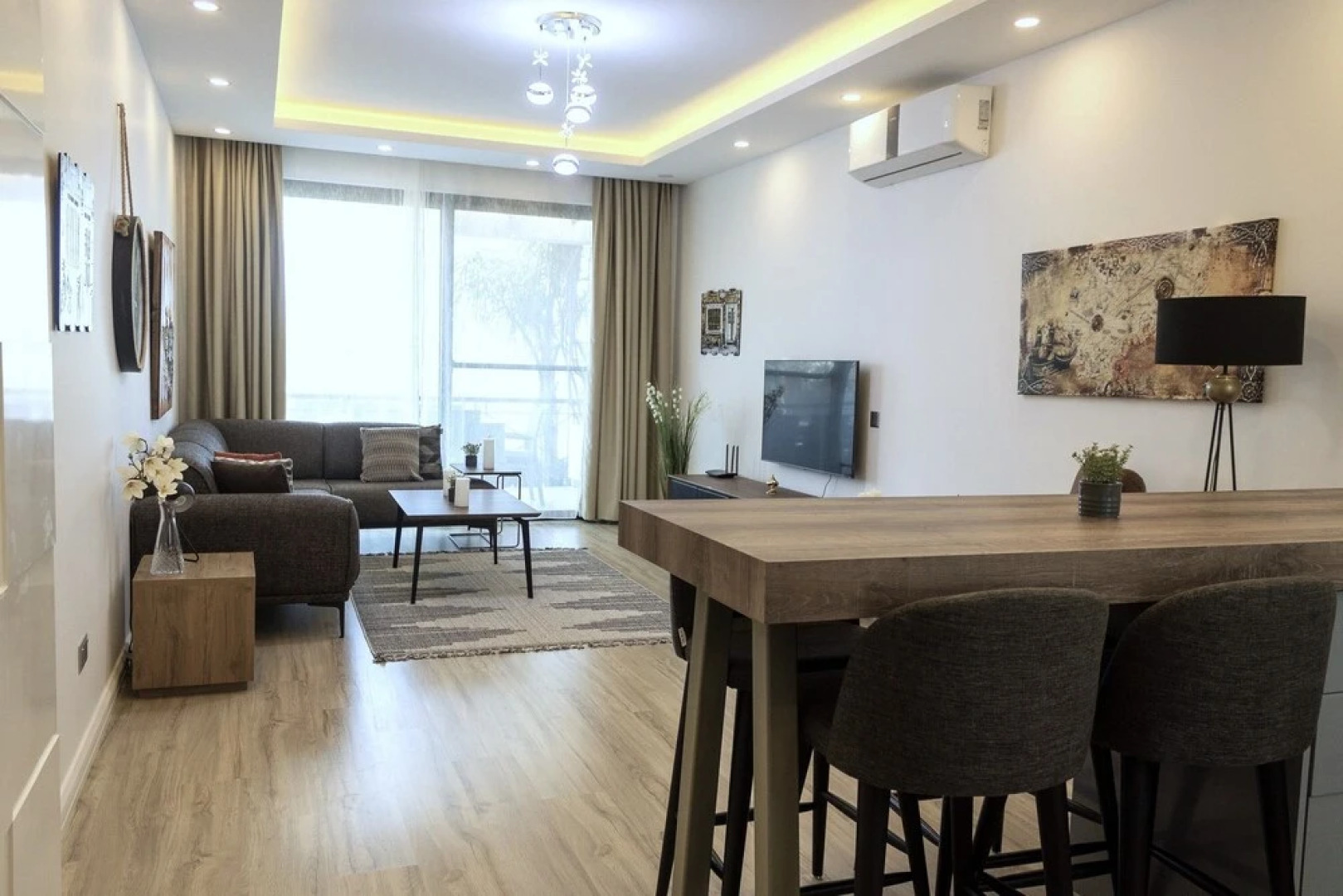 Elegant Two-bedroom Apartment in Upscale Surroundings