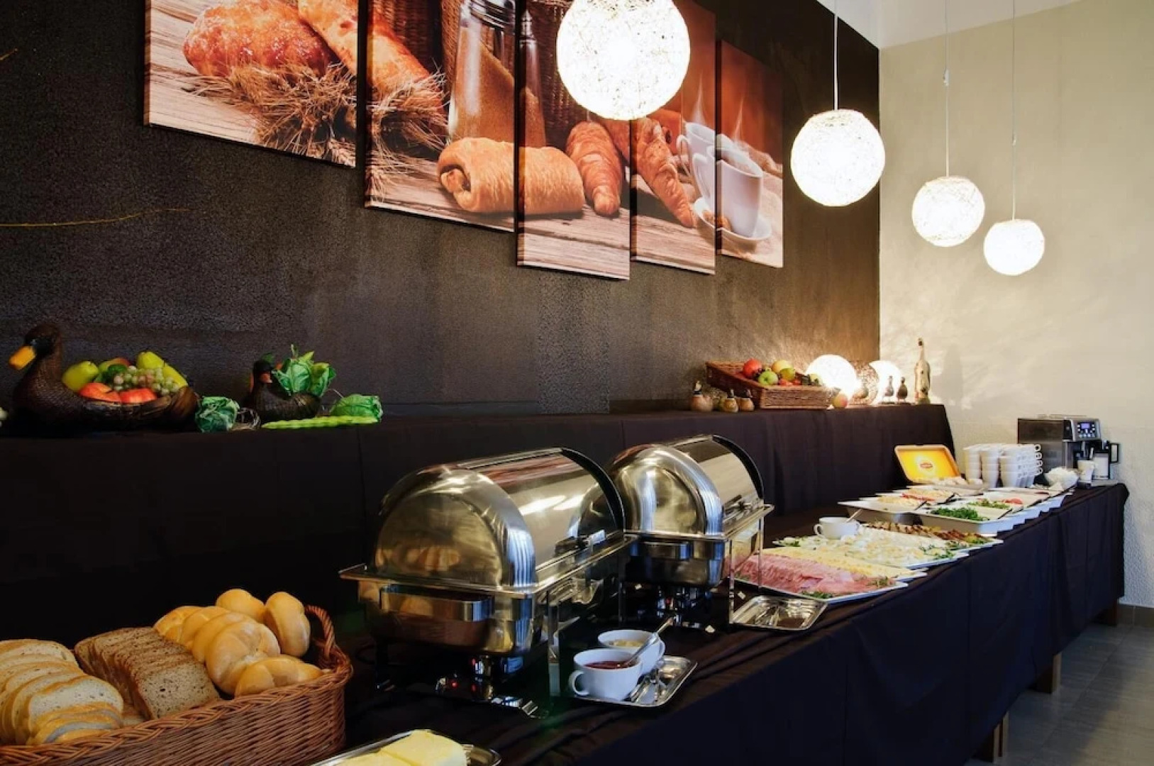 Baza Hotelowa Nowe Horyzonty