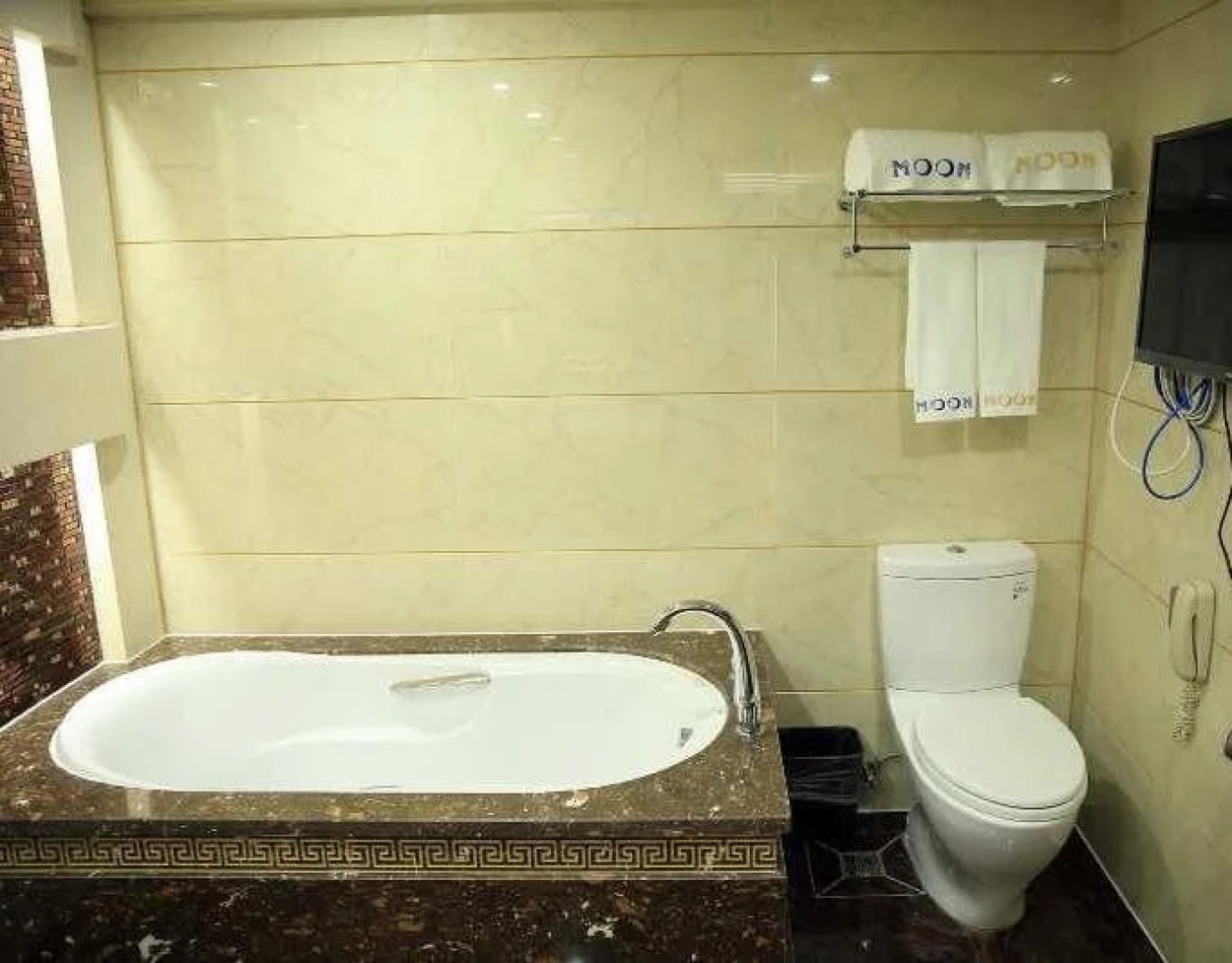 Moon&Bay Theme Hotel