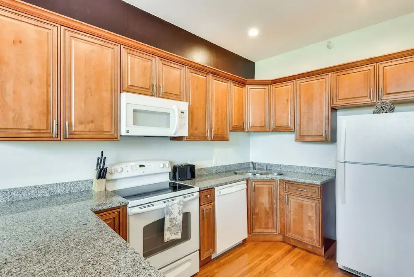 Cozy Couples Getaway < 2 Mi to Lake Michigan!