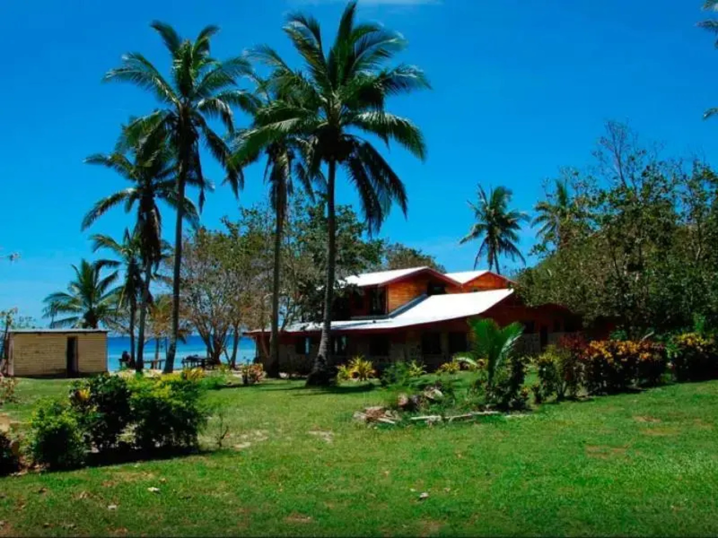 White Sandy Beach Resort