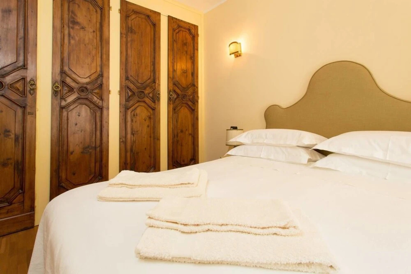 Lake Maggiore Villa With Beach Access, Near Village Centre, Wifi, BBQ