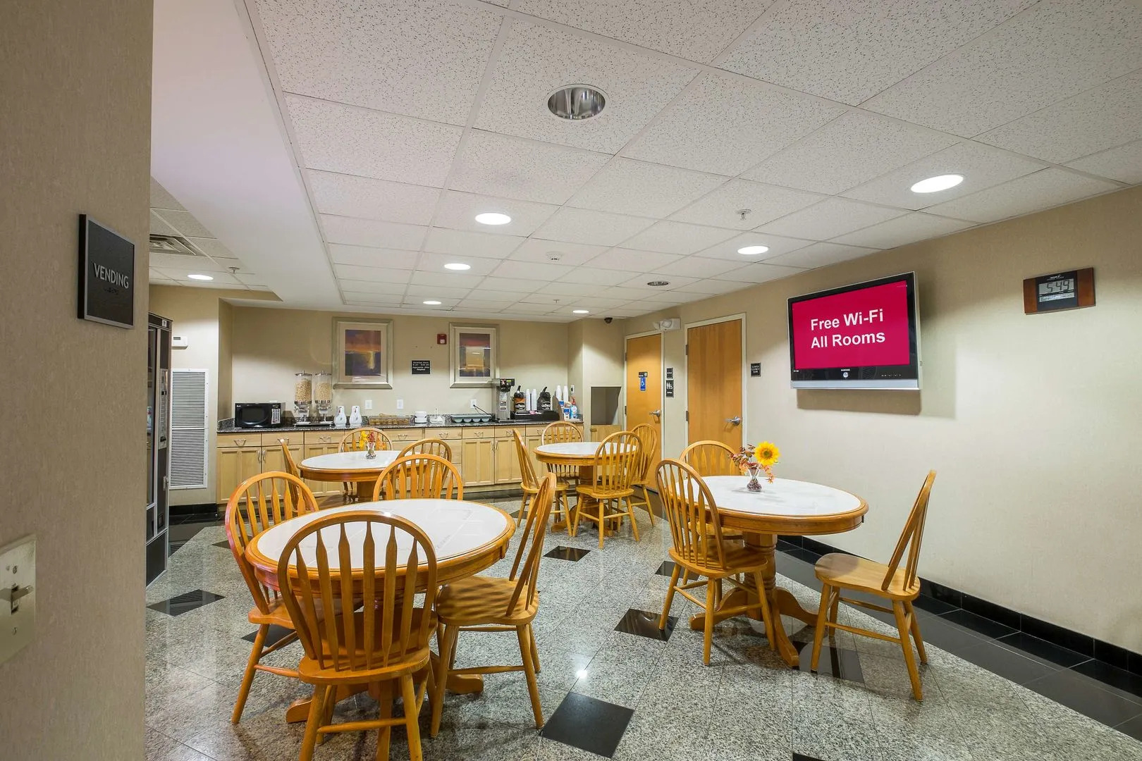 Red Roof Inn & Suites Philadelphia - Bellmawr