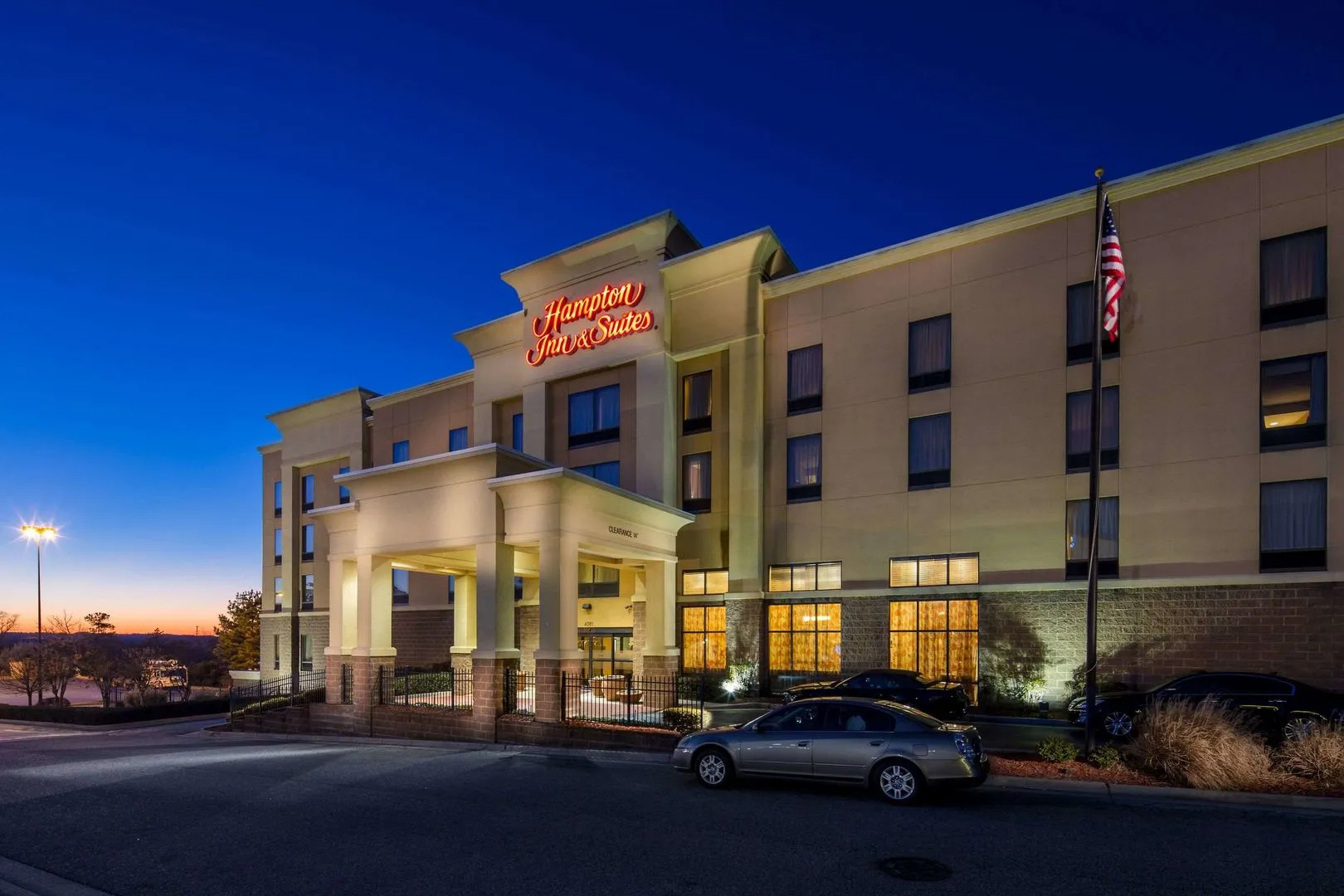 Hampton Inn & Suites Augusta West