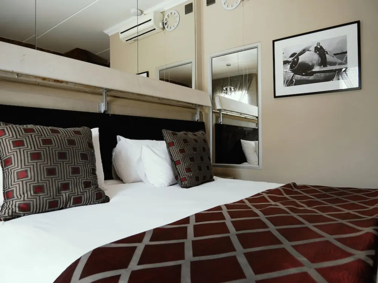 The Aviator OR Tambo