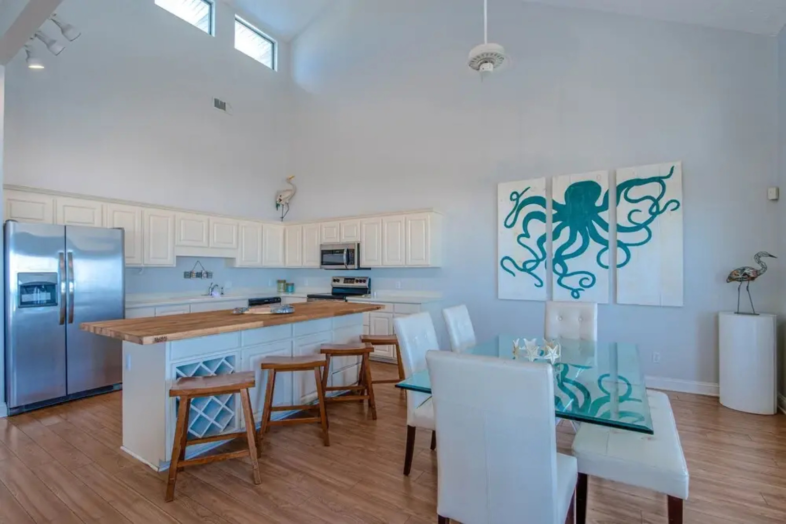 Sandy Toes by Book That Condo