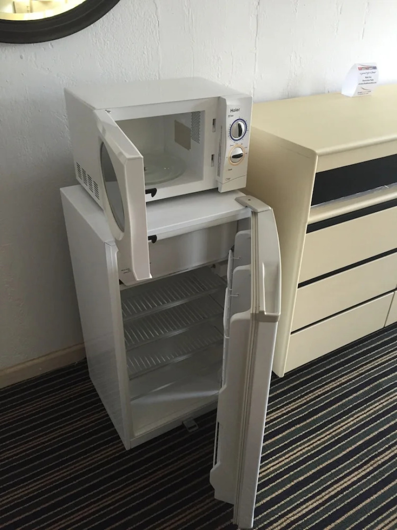 Scottish Inn & Suites