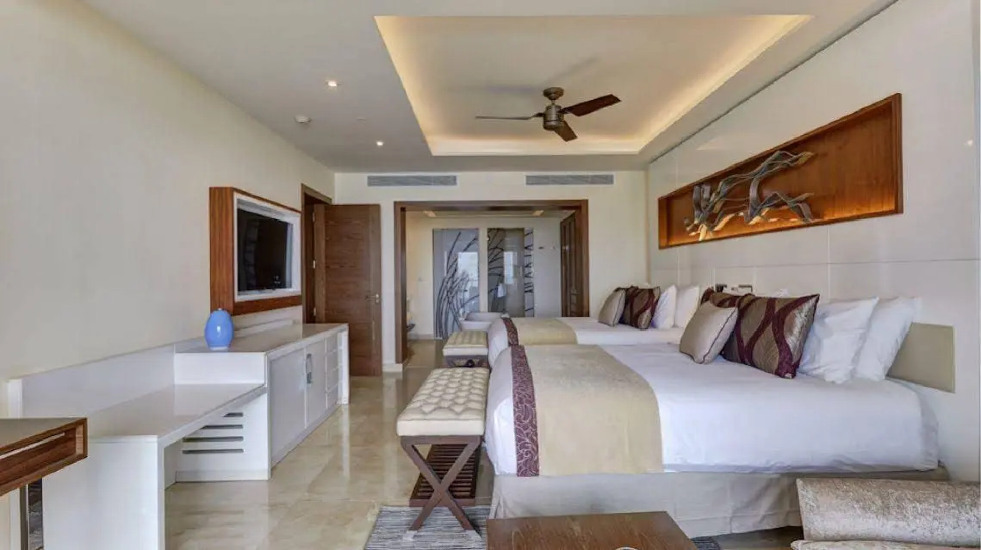 Breezes Grand Resort & Spa