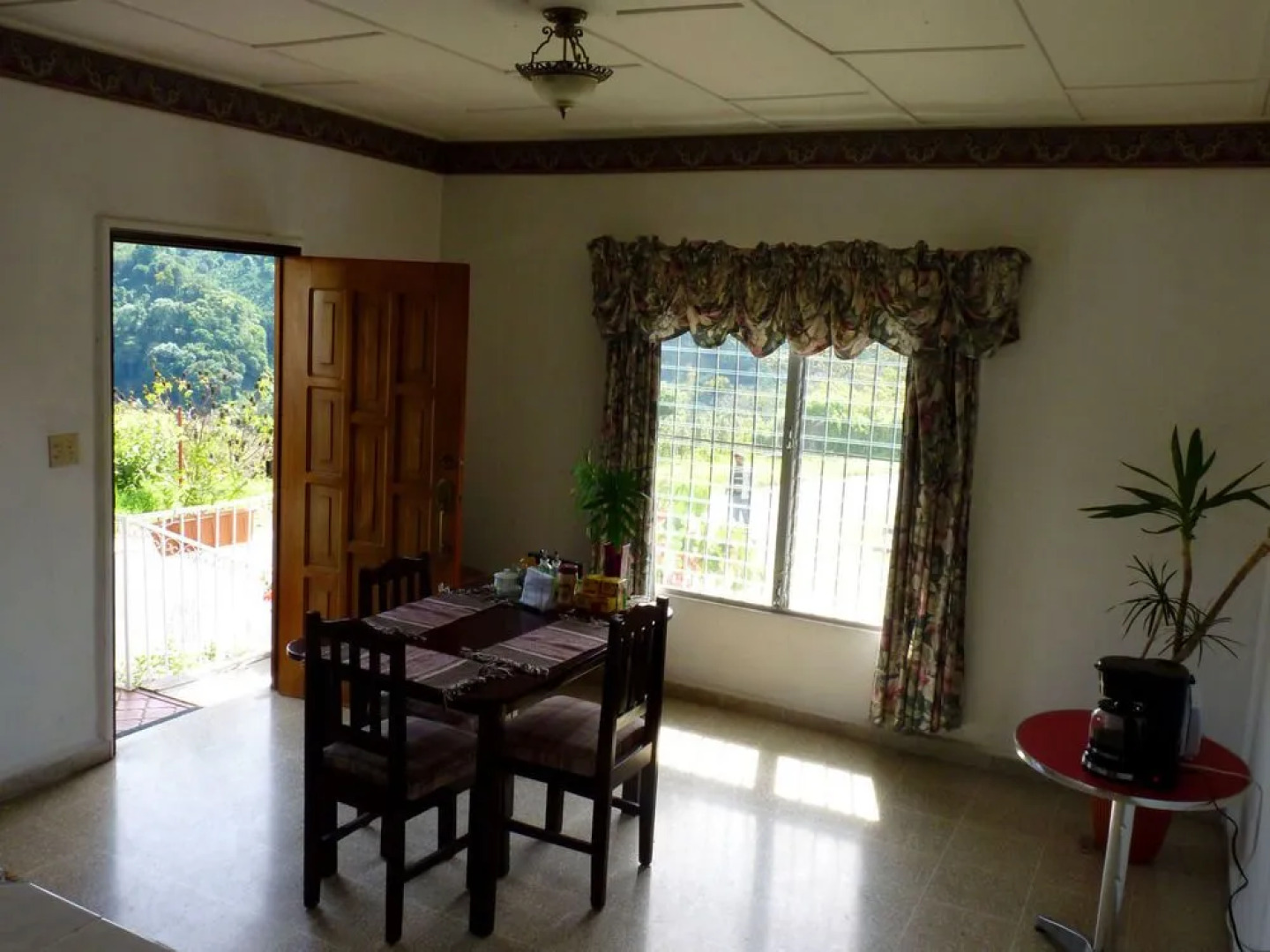 Autana Bed and Breakfast - Hostel