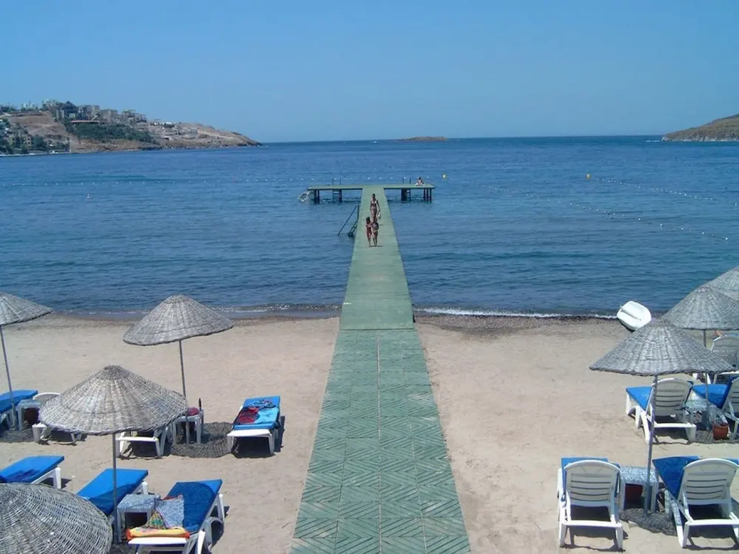 Villa With Heated Private Pool and Jacuzzi, 15 min From the Sea!