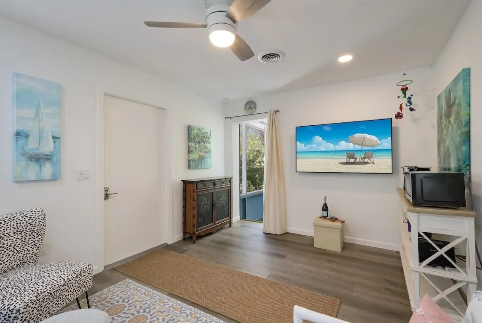 Minnow 1 1 Bedroom Cottage by RedAwning