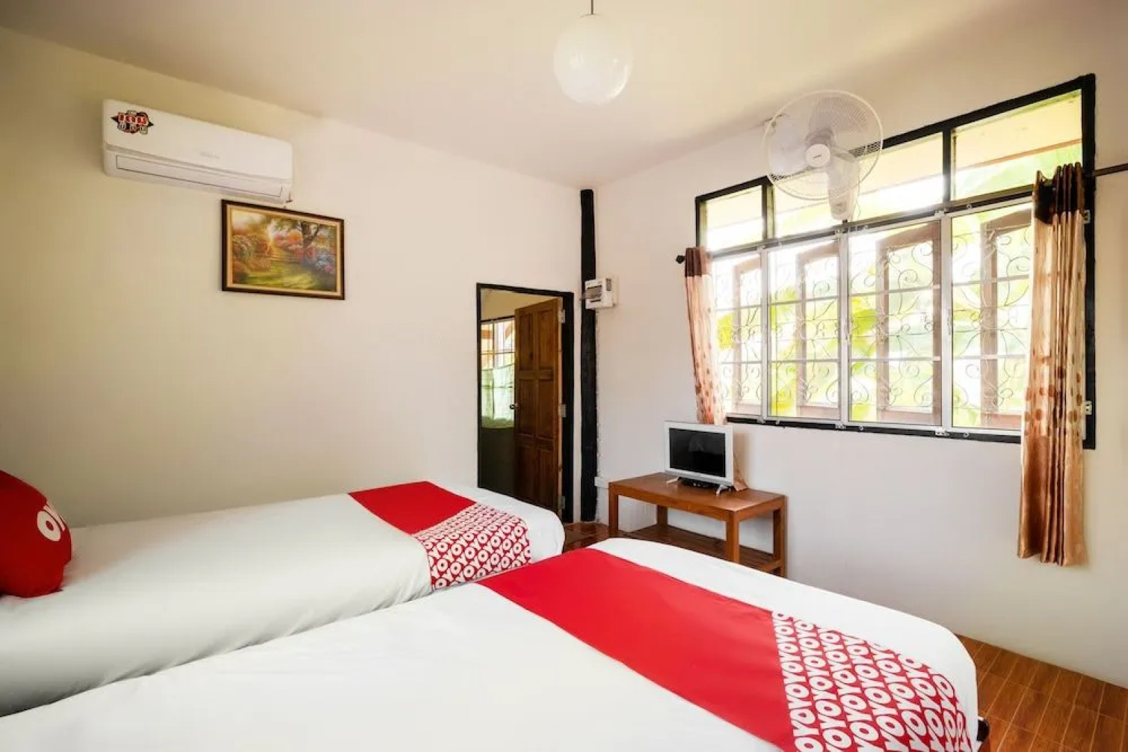 OYO 766 Zompo Baan Din Resort