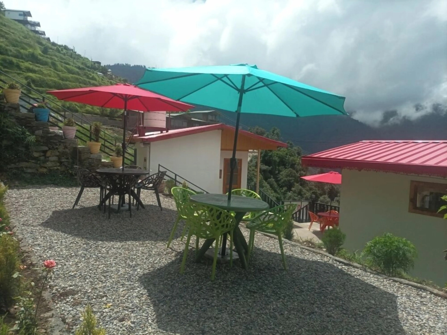 The Vintage Hill Village - Himalayan Boutique Resort