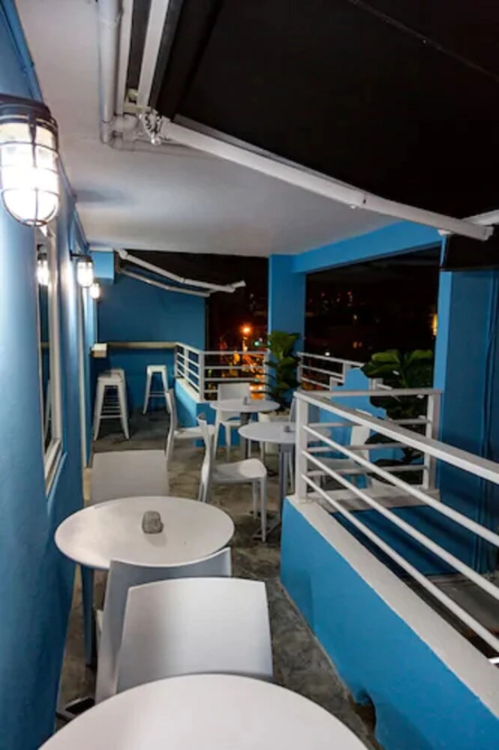 Nomada Urban Beach Hostel - Adults Only