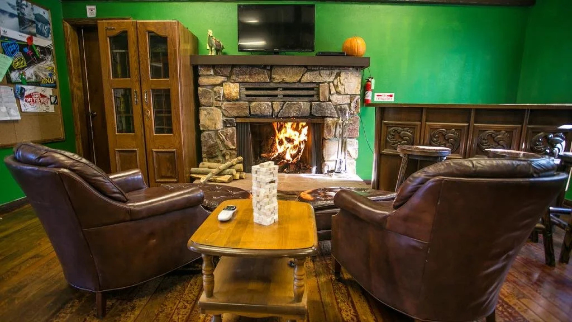 ITH Big Bear Lake Mountain Hostel & Lodge