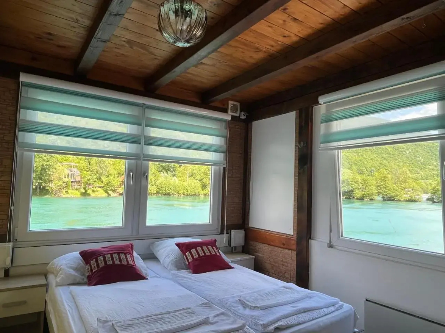 Rooms and Apartments Neron