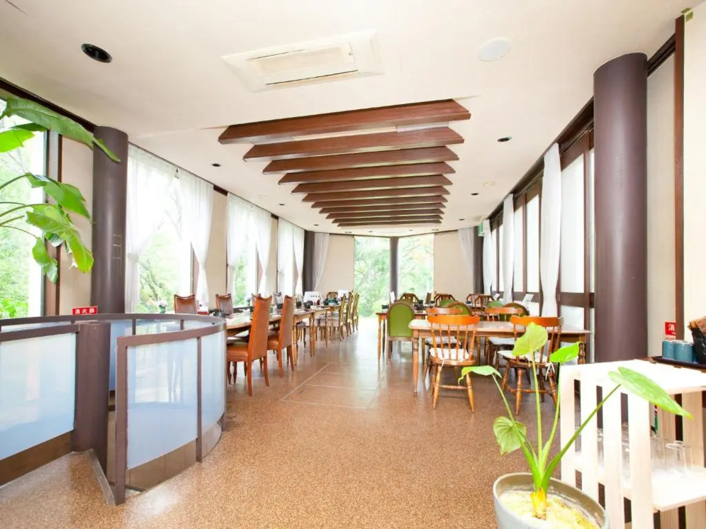 Izu Ippeki lake lakeside terrace