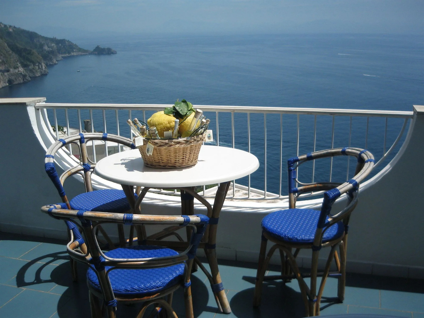 Hotel Holiday