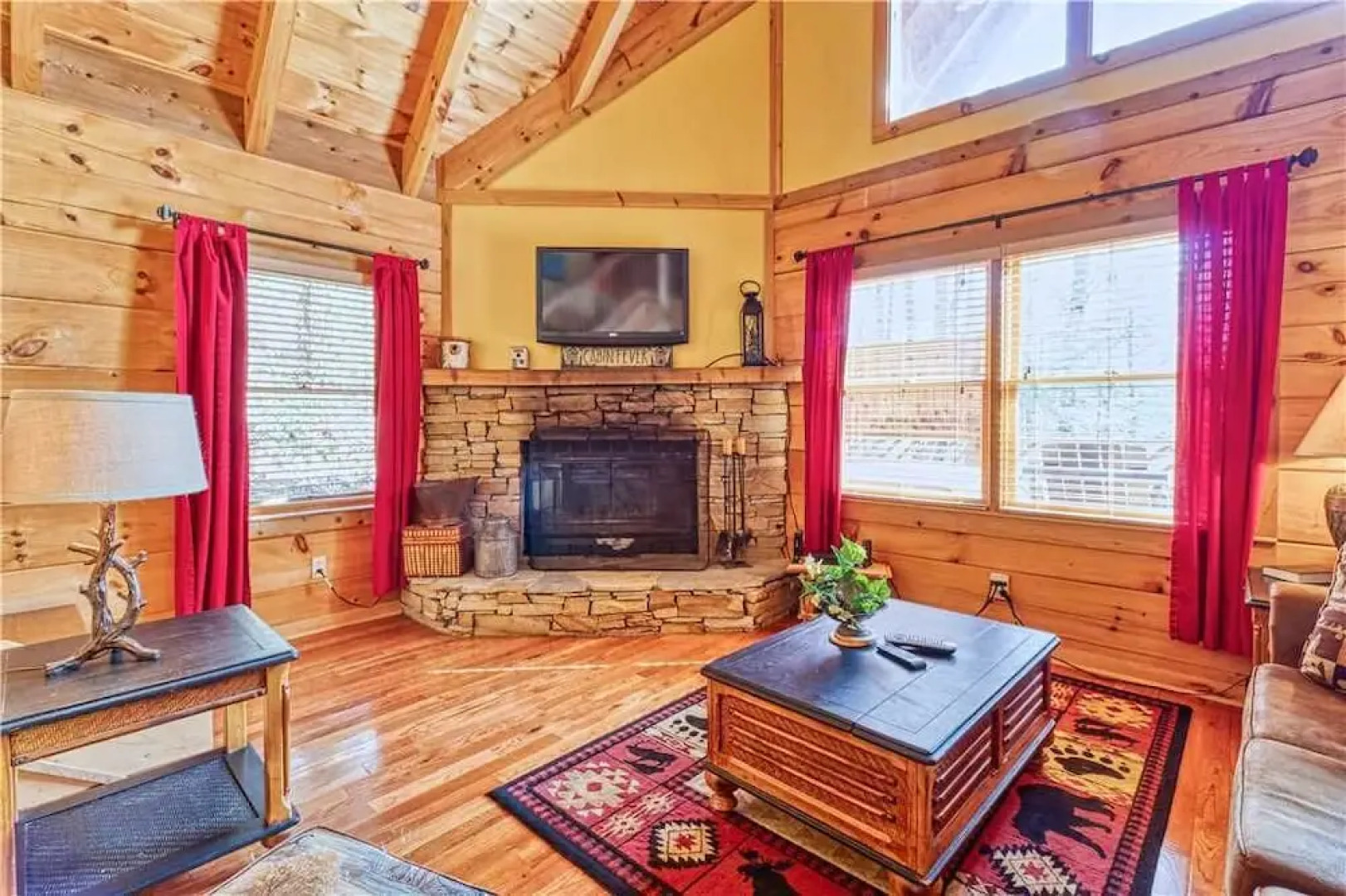 Above Ole Smokys Clouds - One Bedroom Cabin