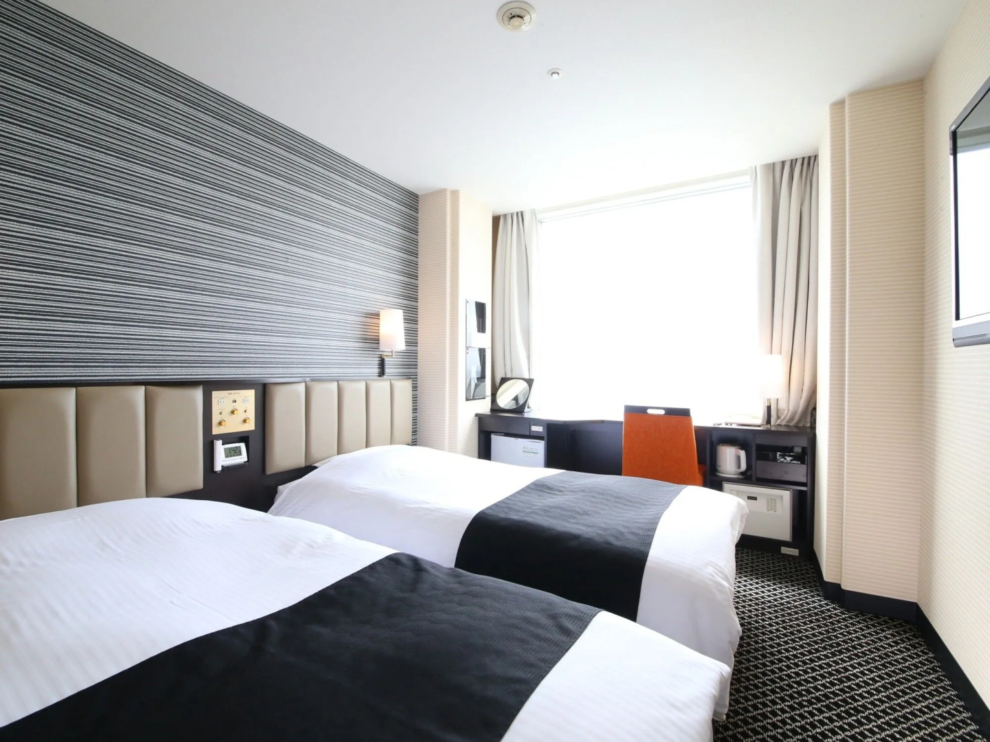 Отель APA Hotel & Resort Tokyo Bay Makuhari