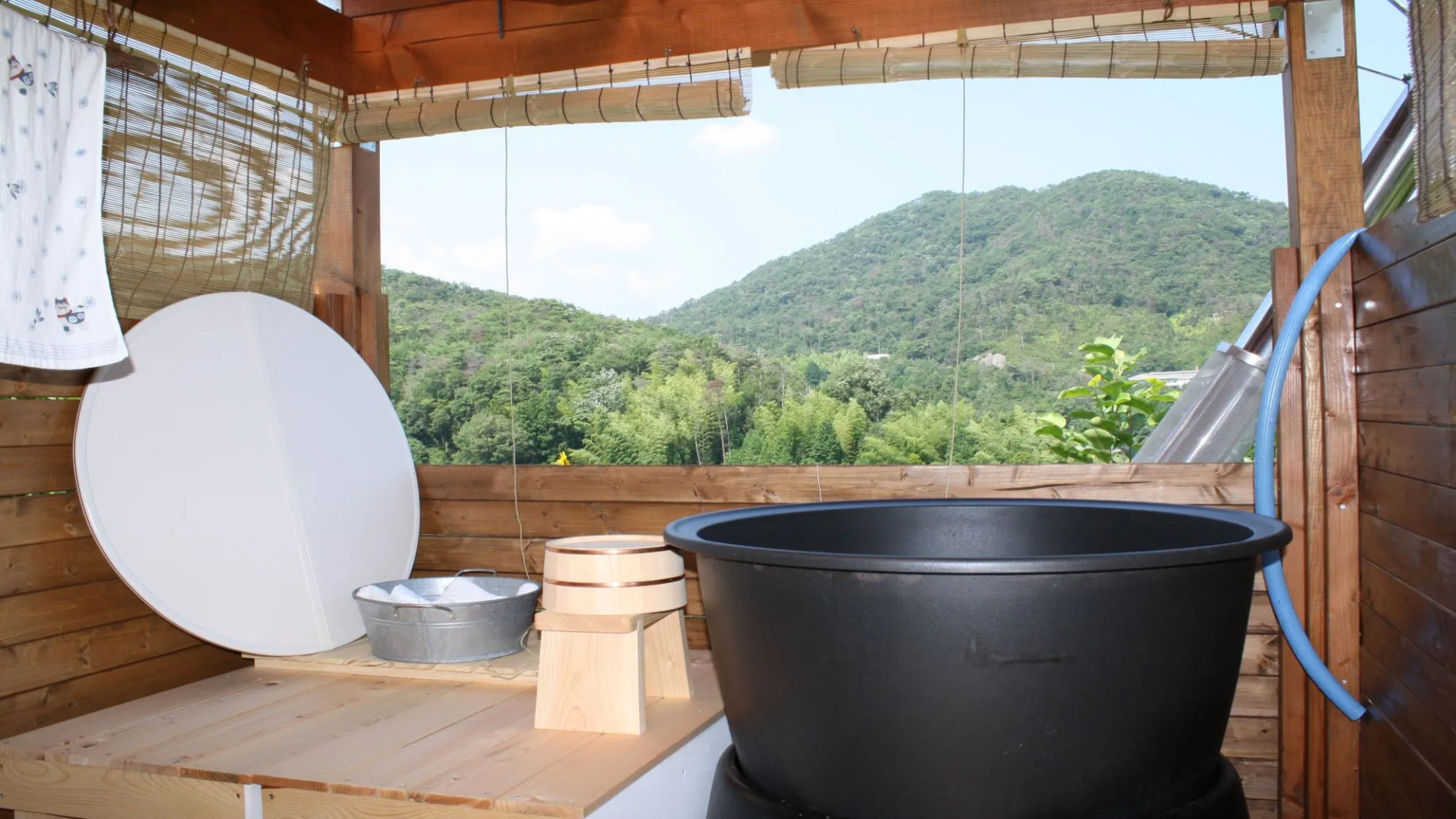 Gono no Ie Aki Takada