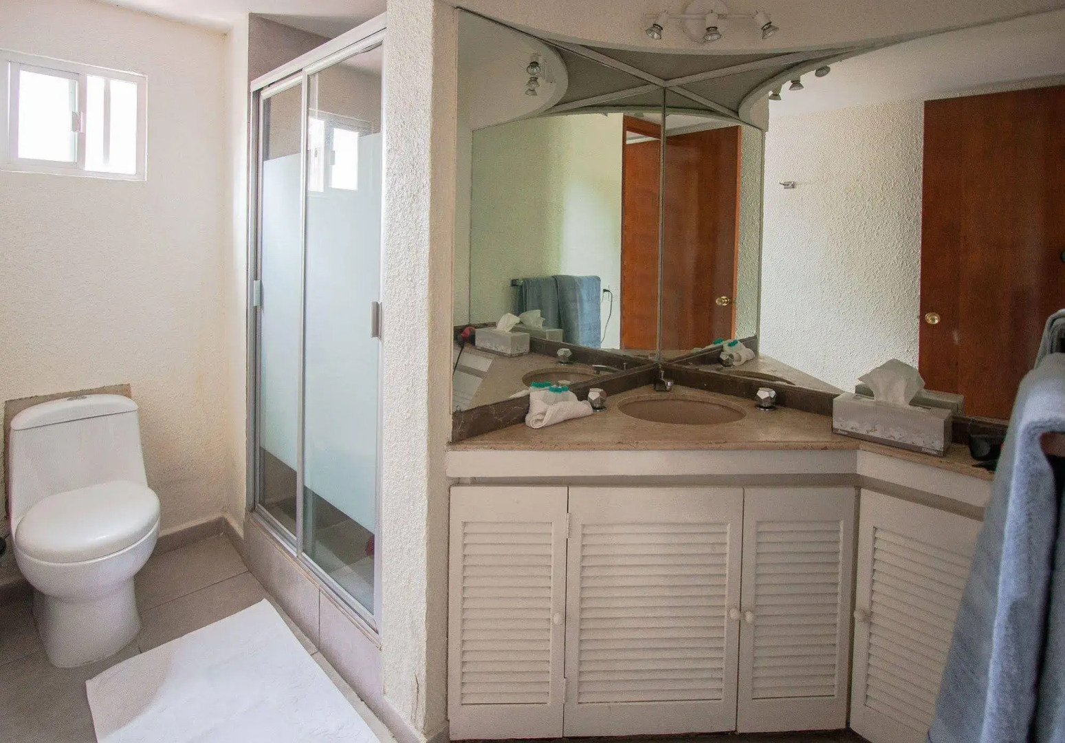 Shakespeare Apartment