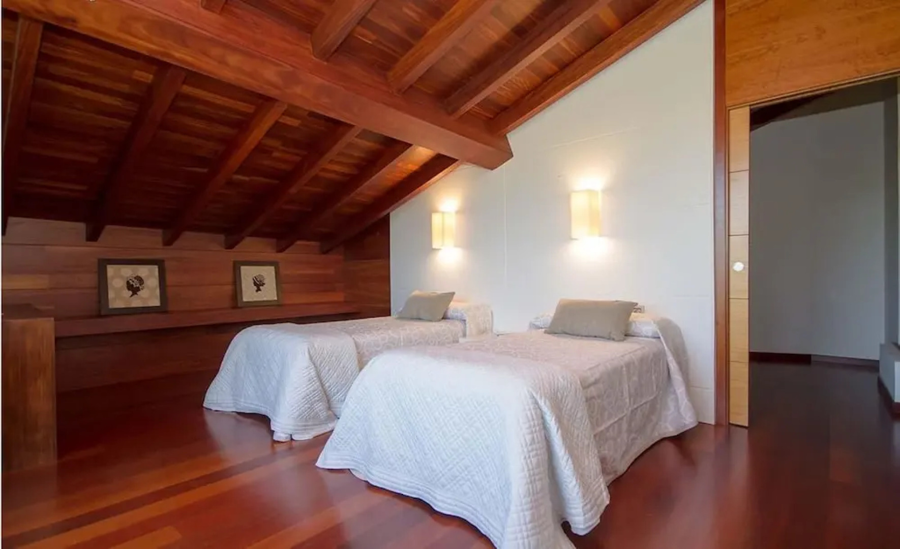 House - 3 Bedrooms - 107757