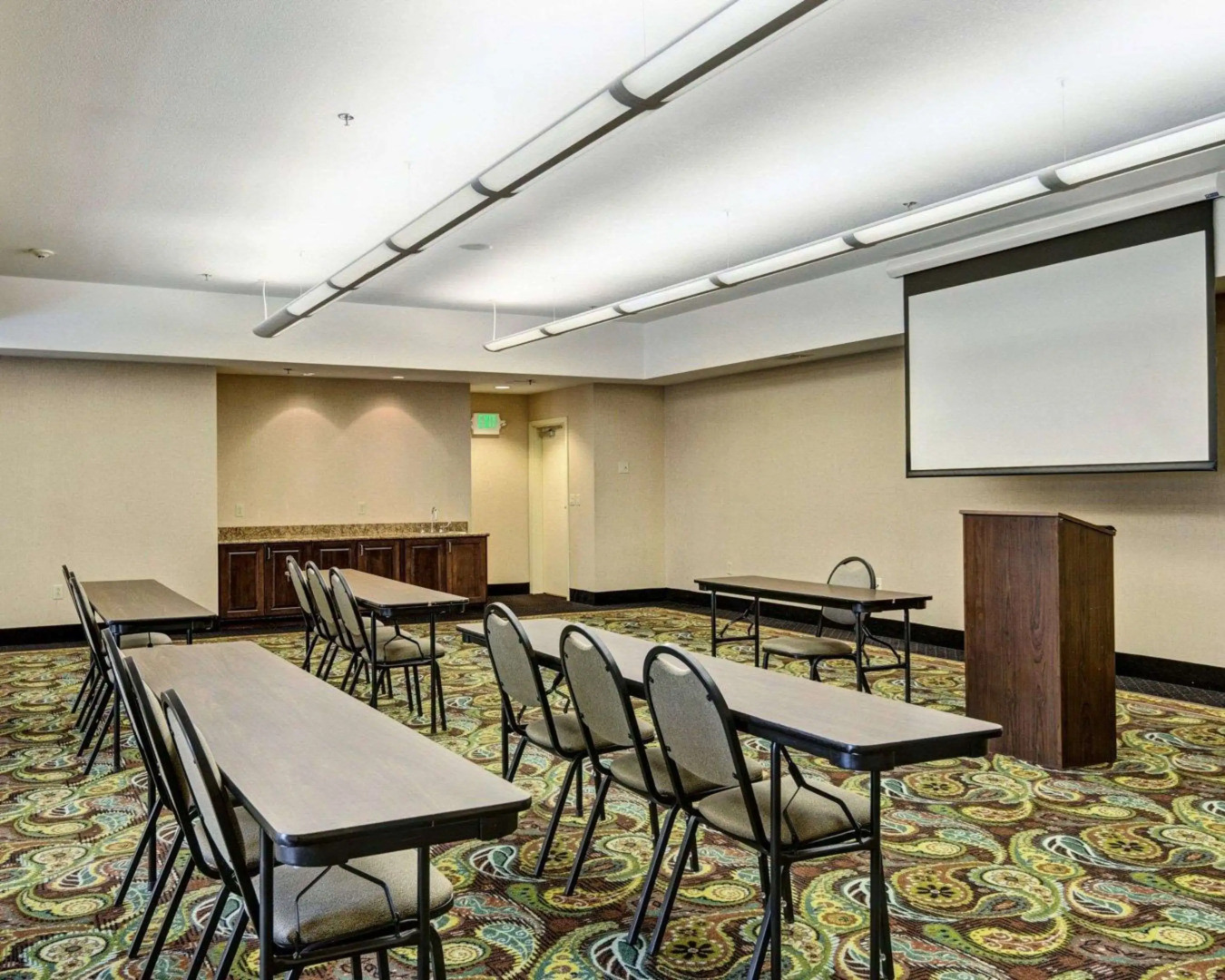 Comfort Suites near Hot Springs Park