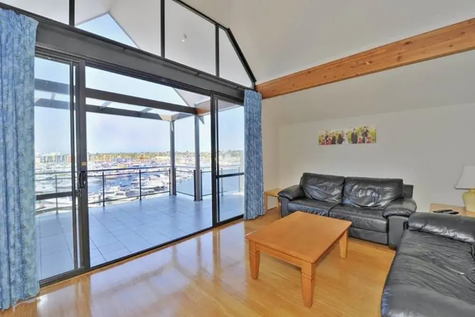 Del Mar Apartments
