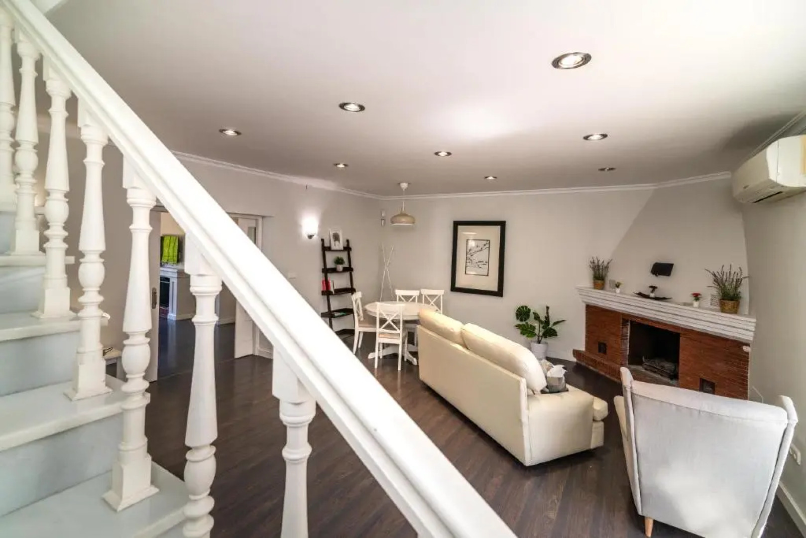 N&A Velázquez 5BDR Independent Villa