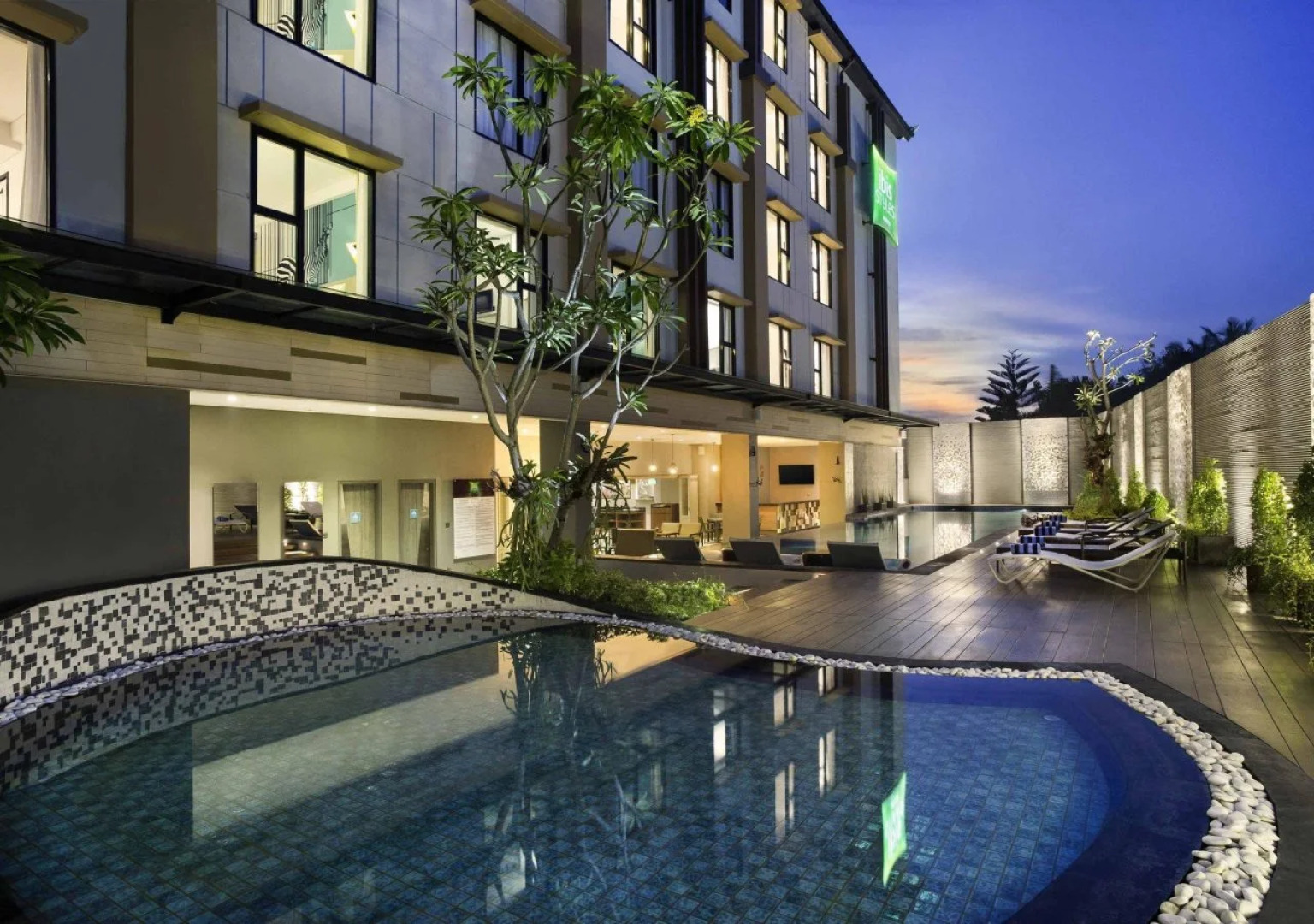 Kamaniiya Petitenget Seminyak