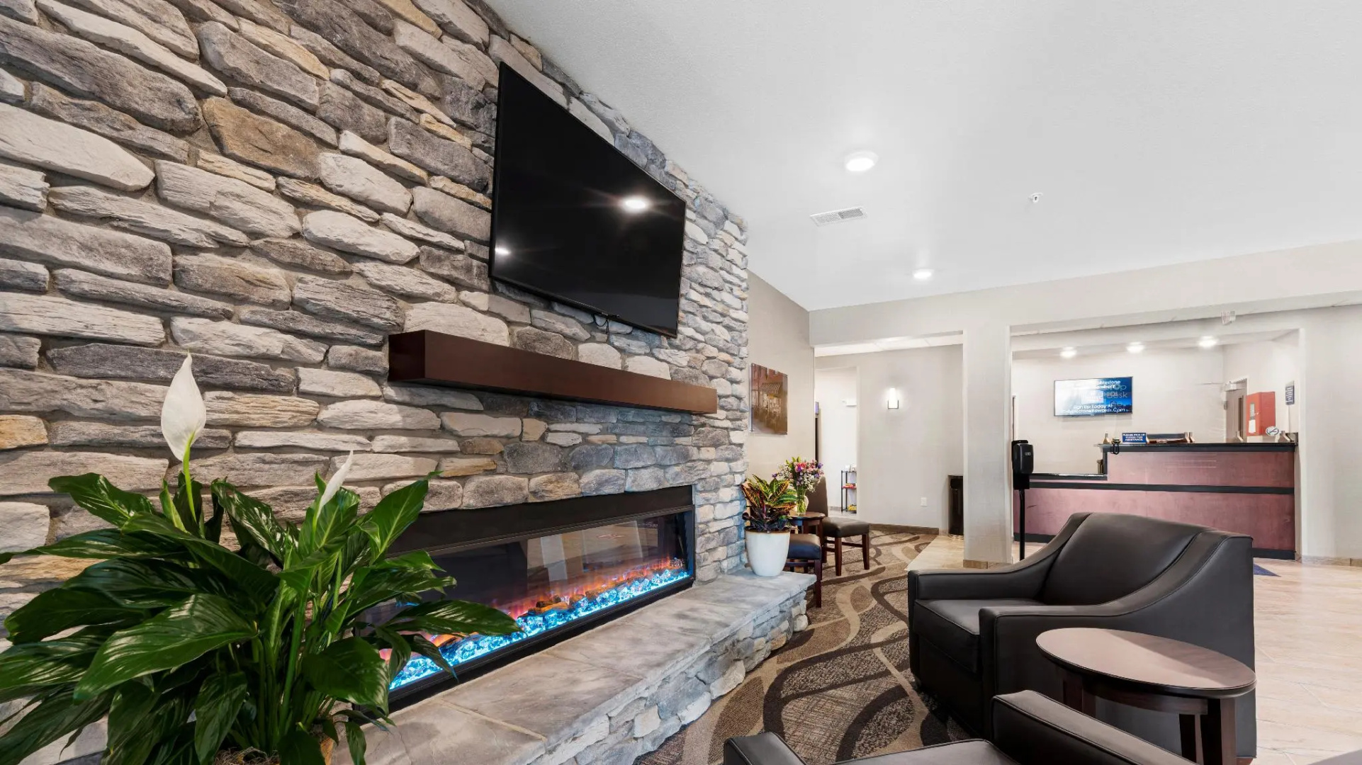 Cobblestone Hotel & Suites - Urbana