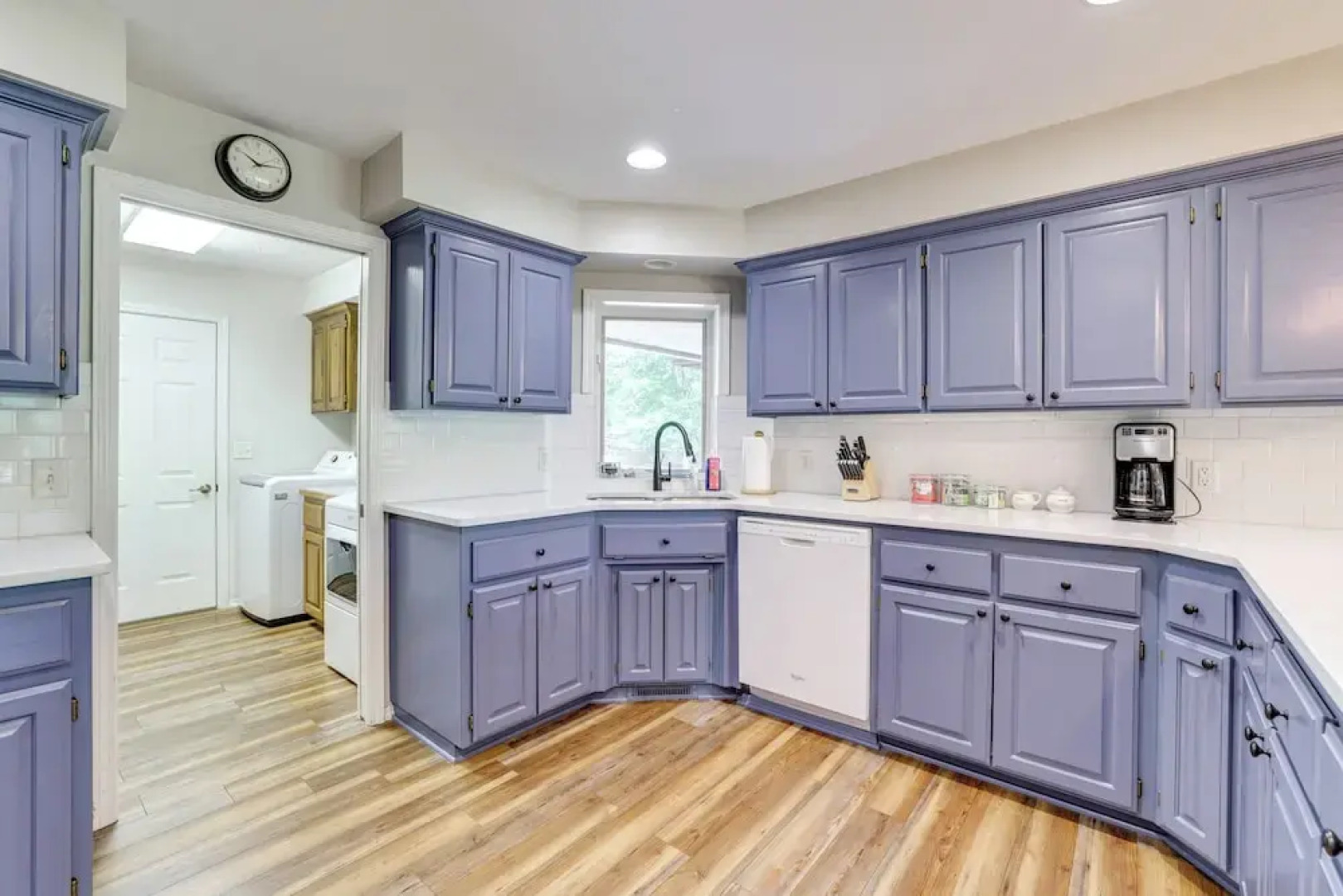 The Bella Vista Lakeside Treehouse: Dock & Kayaks!