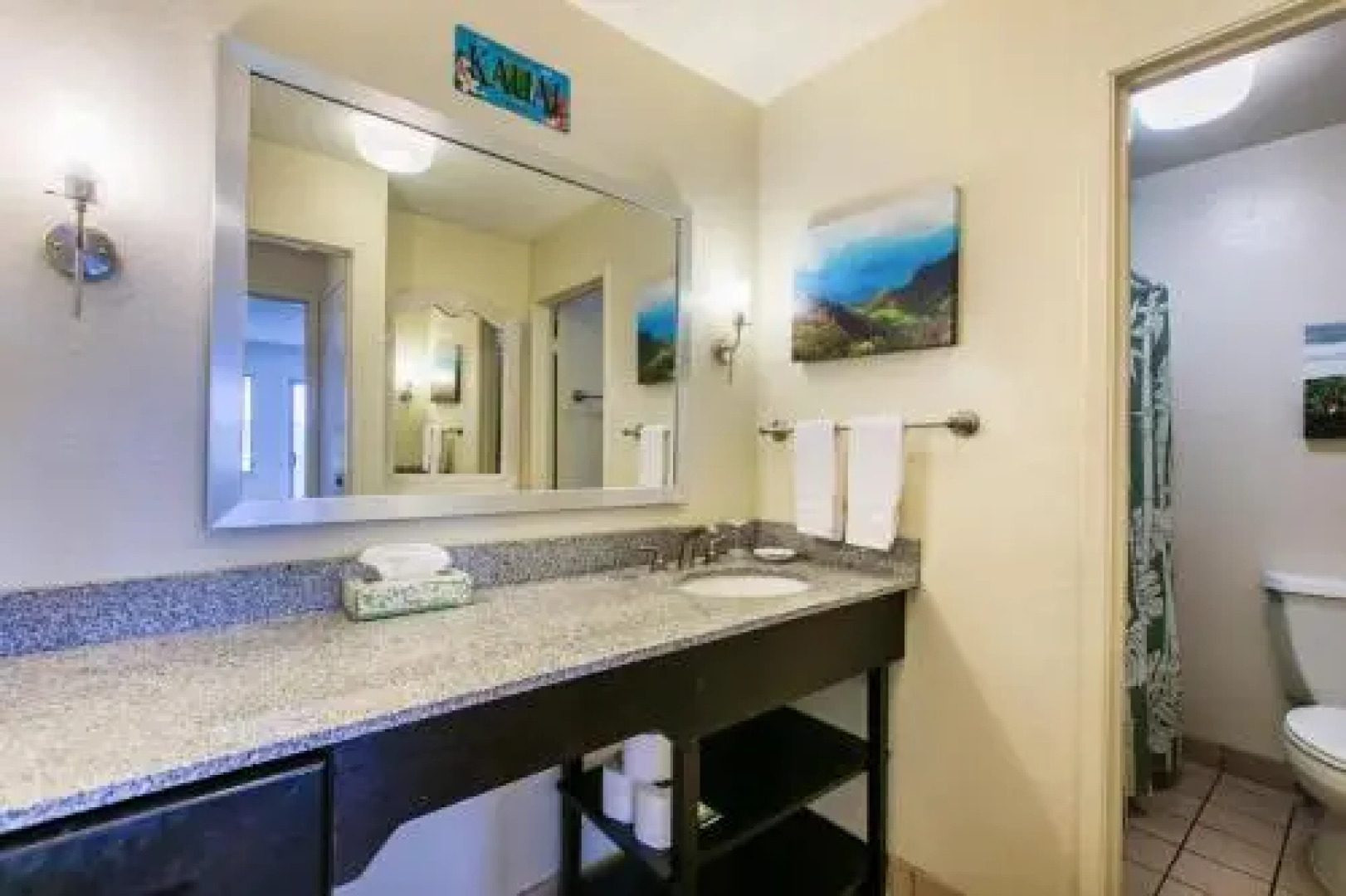 Plantation Hale J16, 2nd Floor, End Unit