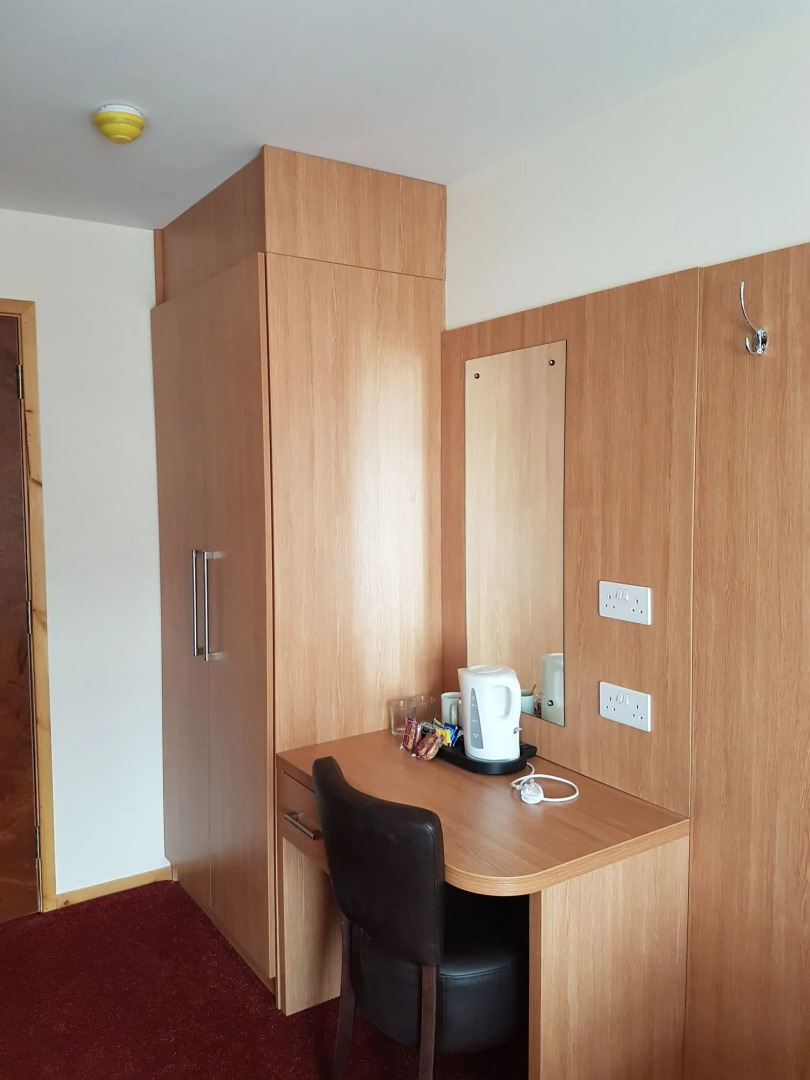 The Cliff Top Inn Hotel