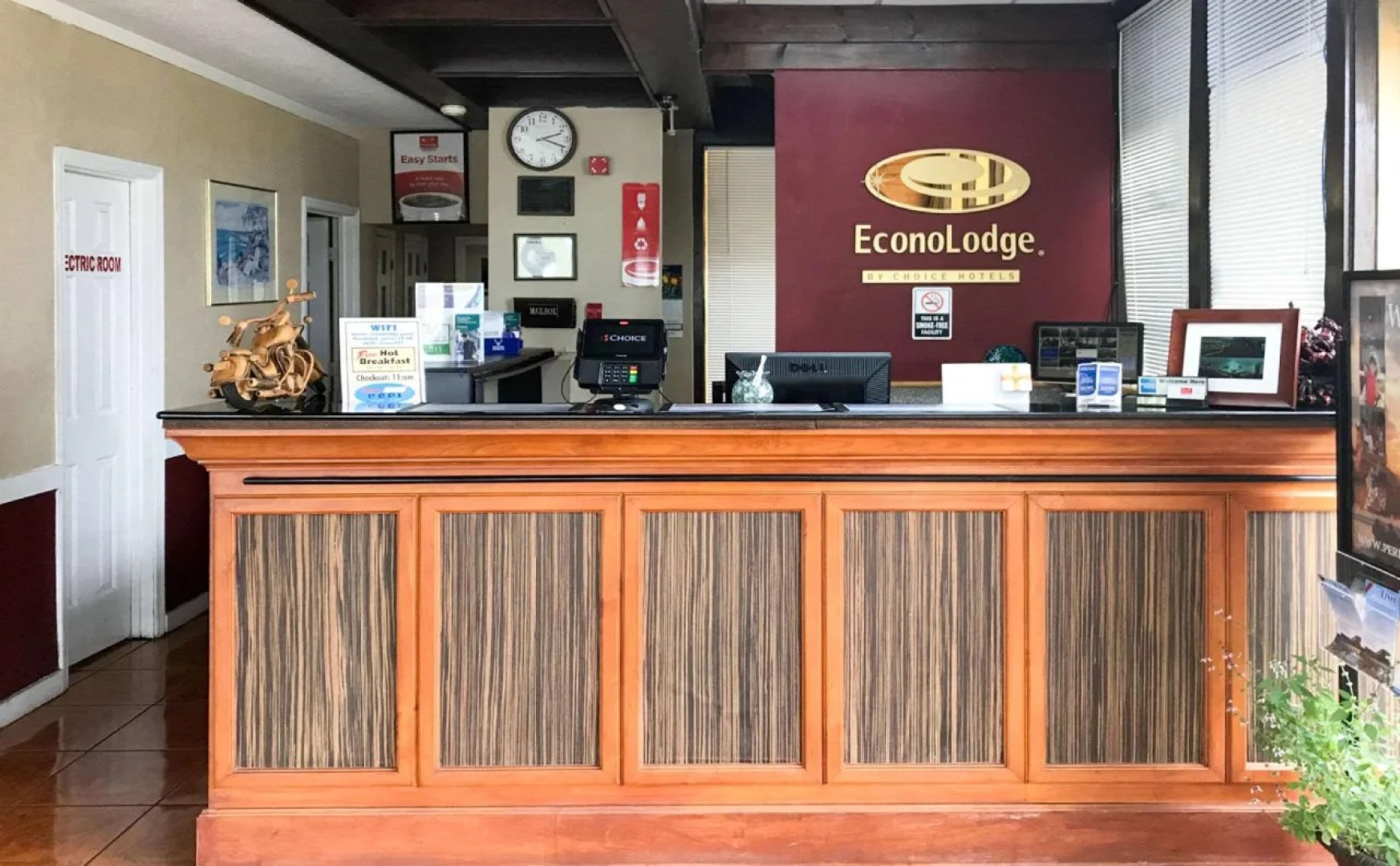 Perry Inn & Suites By Capital O National Fairground GA I 75