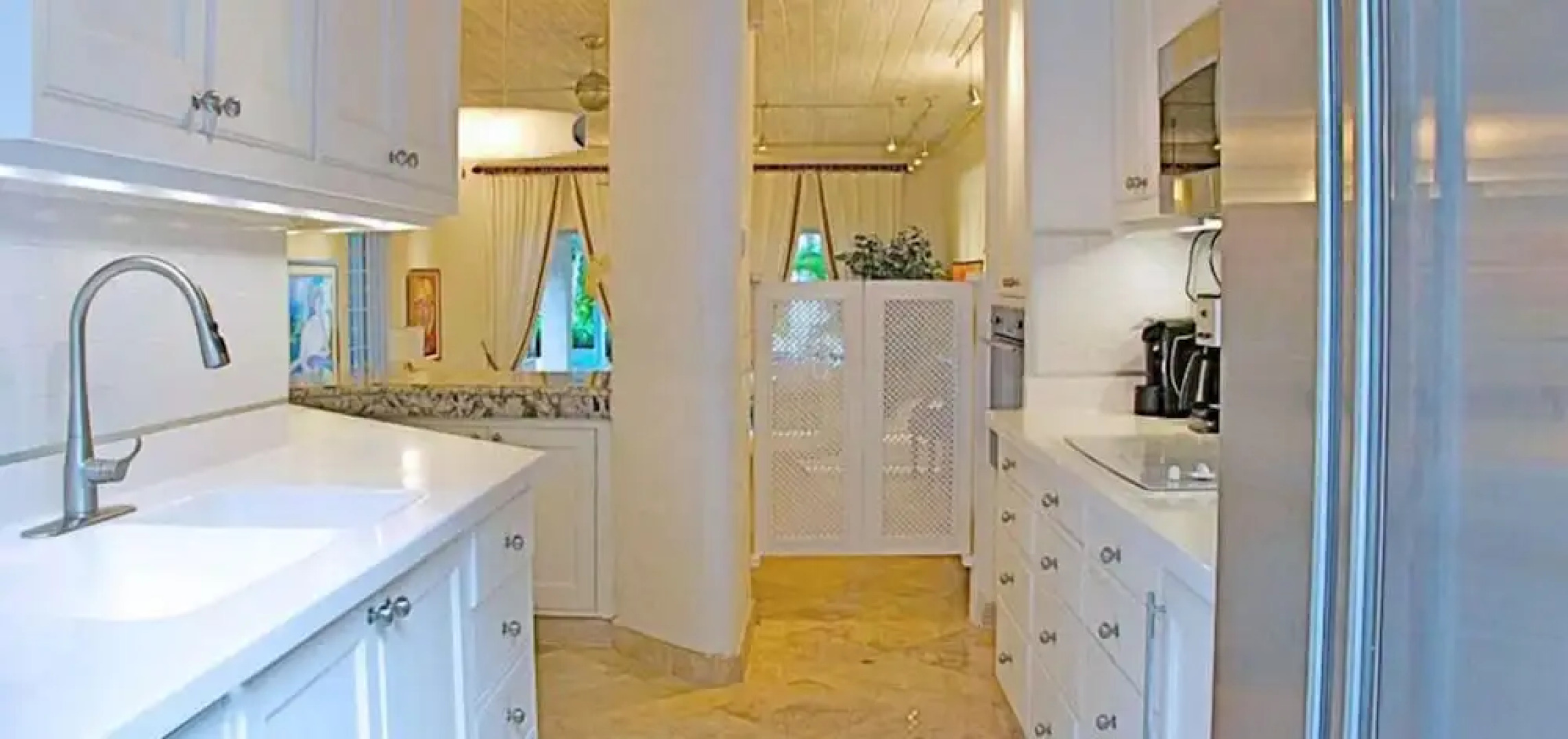 Emerald Beach 4 - Villa Plumbago