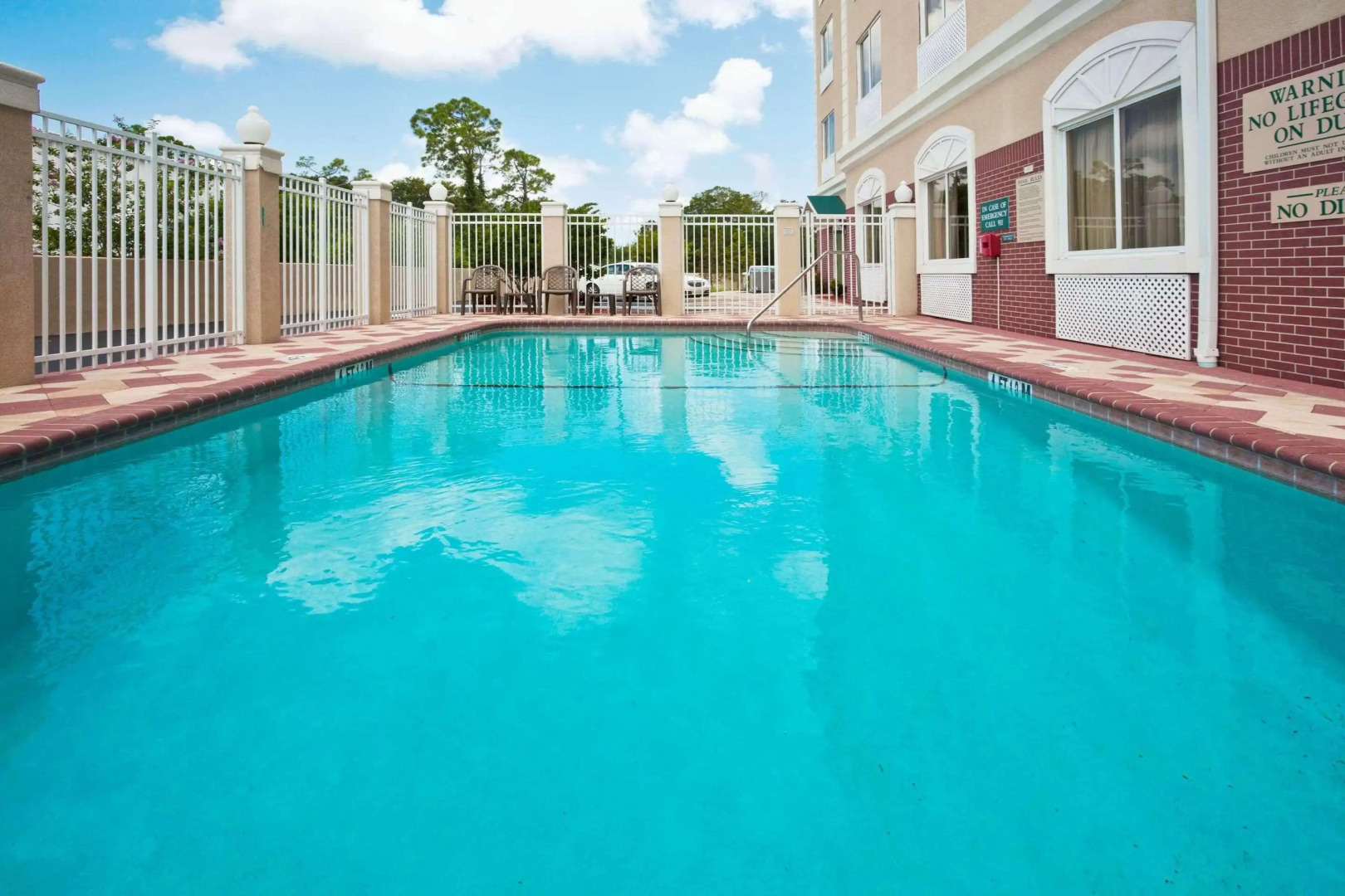 Country Inn & Suites by Radisson, St. Petersburg - Clearwater, FL