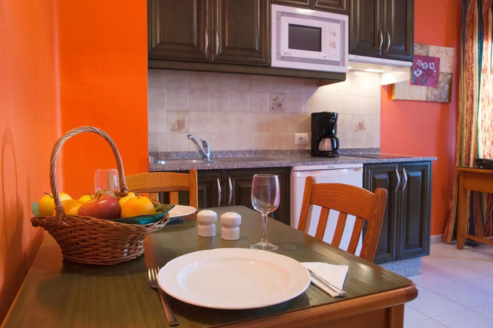 Montana Club Suite Hotel