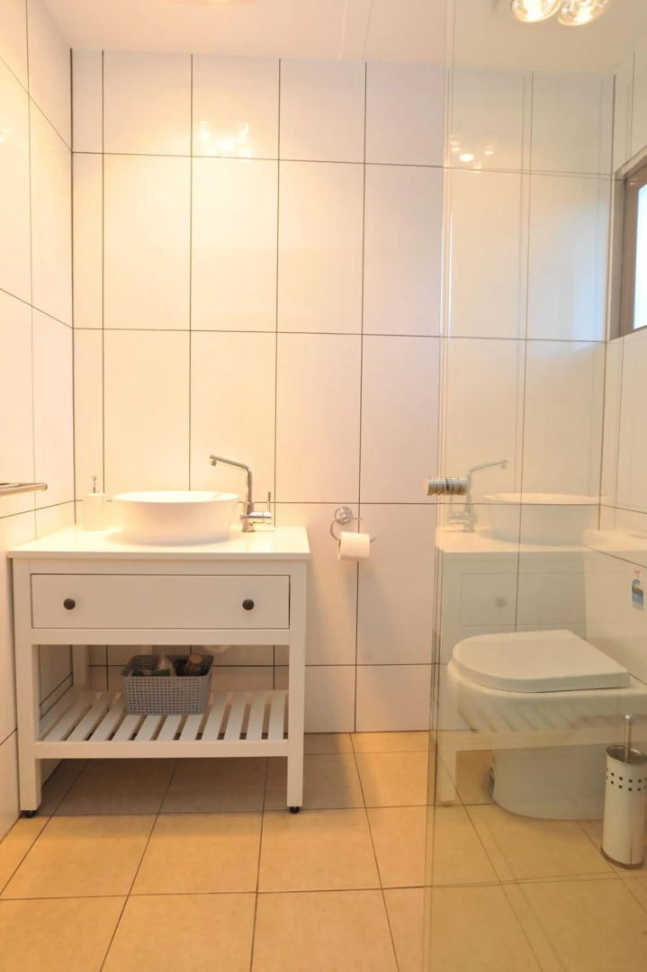 Investigator Beach Breeze Apartments U3